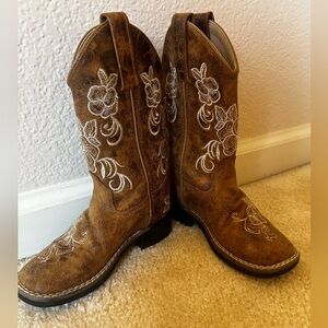 Shyanne Girls' Little Lasy Floral Embroidered Western Boots